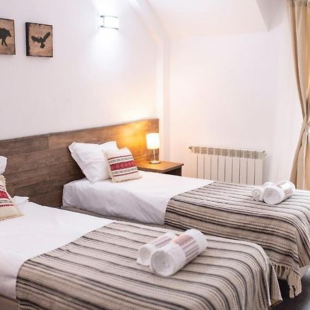 Hotel Floare De Colt Mînăstirea Humorului エクステリア 写真