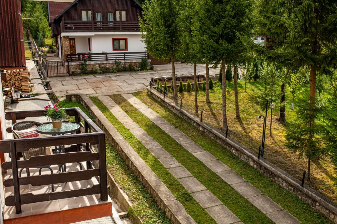 Hotel Floare De Colt Mînăstirea Humorului エクステリア 写真