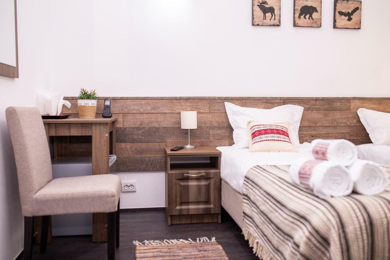 Hotel Floare De Colt Mînăstirea Humorului エクステリア 写真